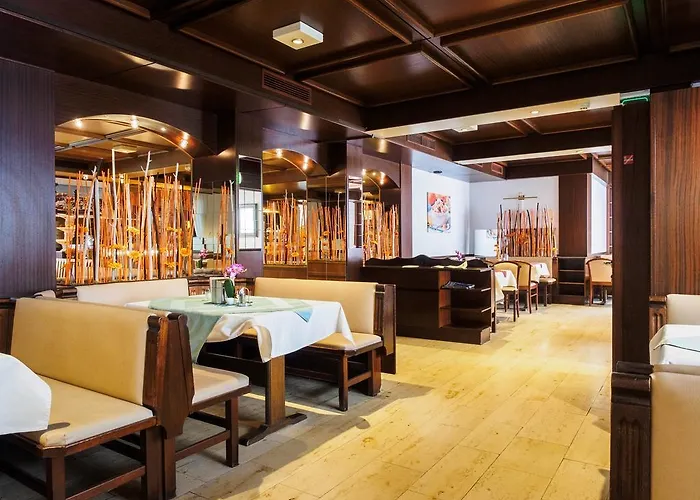 Lenas Hotel 3*
