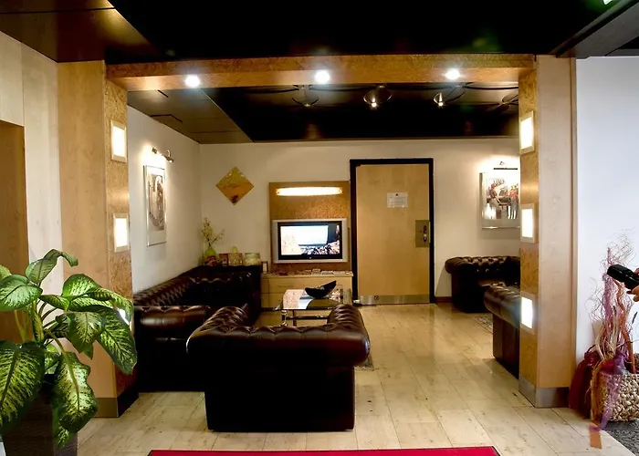 Lenas Hotel 3*